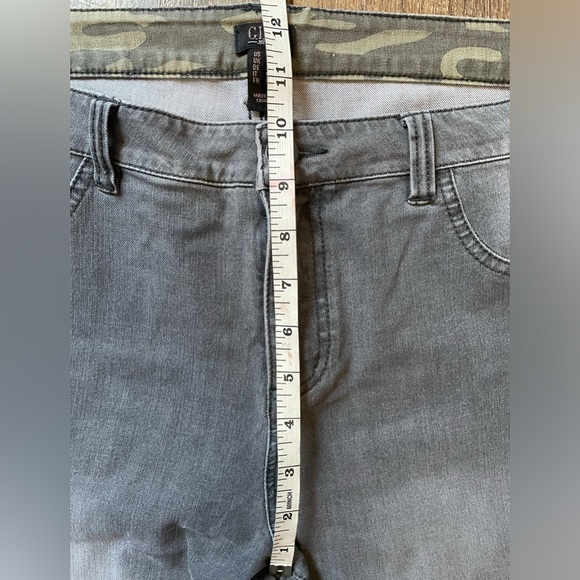 G.I.L.I. Got It Love It Jeans Women's Size 16 Gray With Camouflage Accents - Picture 6 of 8